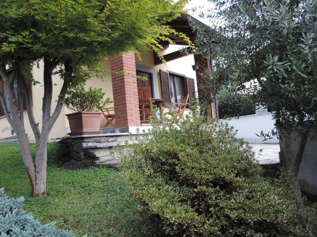 Casa Vacanza Il Glicine Casale Corte Cerro Exterior photo