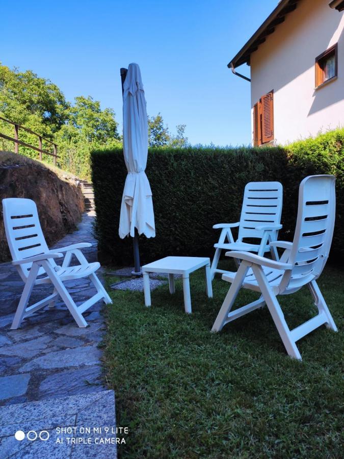 Casa Vacanza Il Glicine Casale Corte Cerro Exterior photo